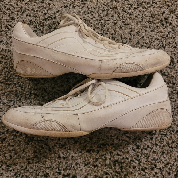 FREE Kaepa Athletic Cheer Sneakers - Picture 4 of 8